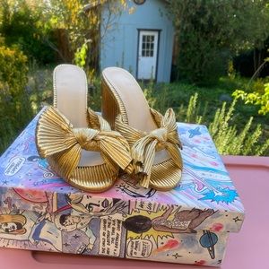 Gold shimmer low heel